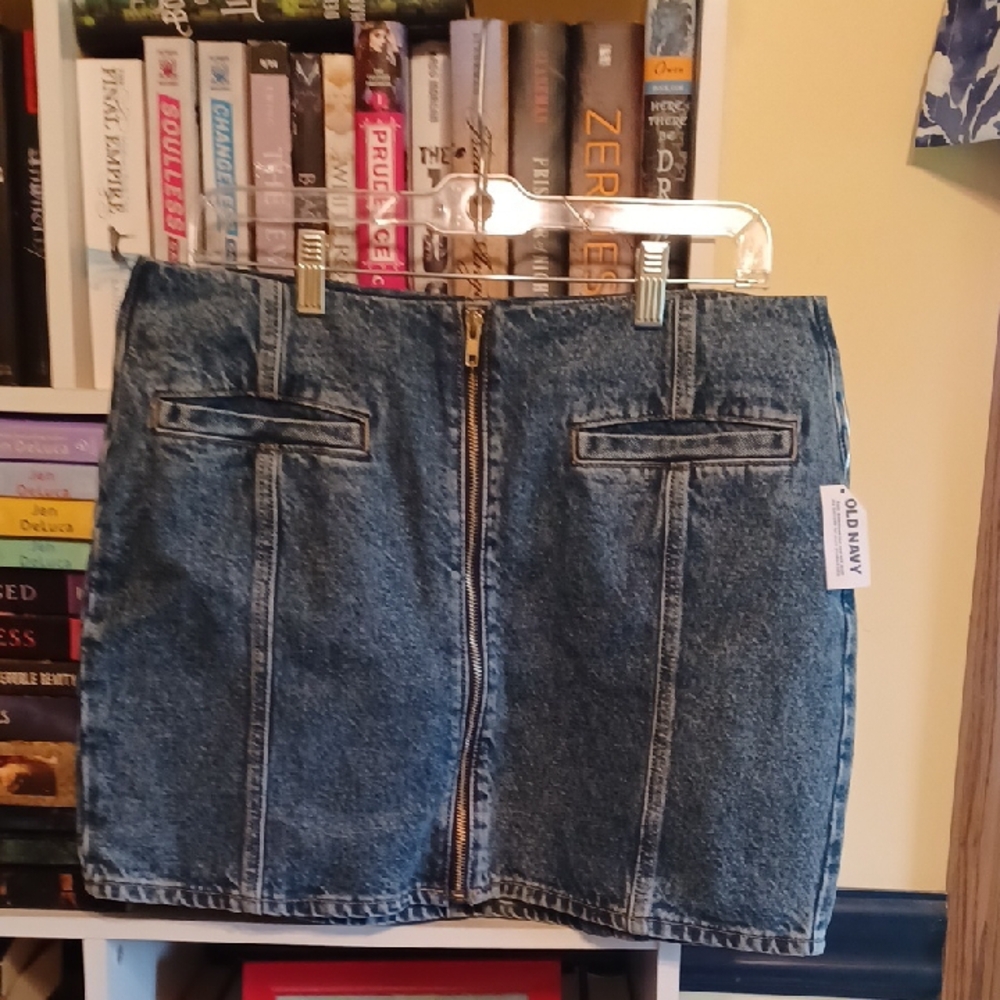 Old Navy Denim Mini Pencil Skirt Size 10 NWT